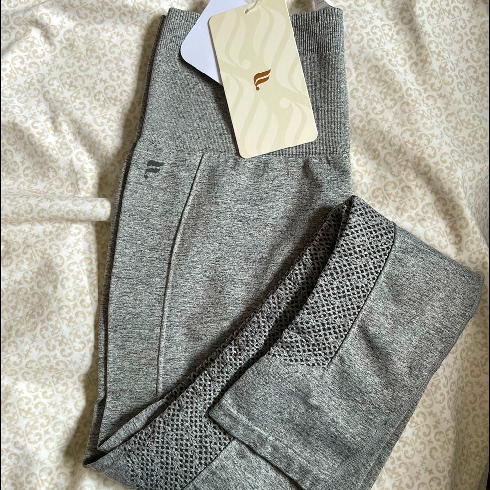 Work out leggings with rigged sides